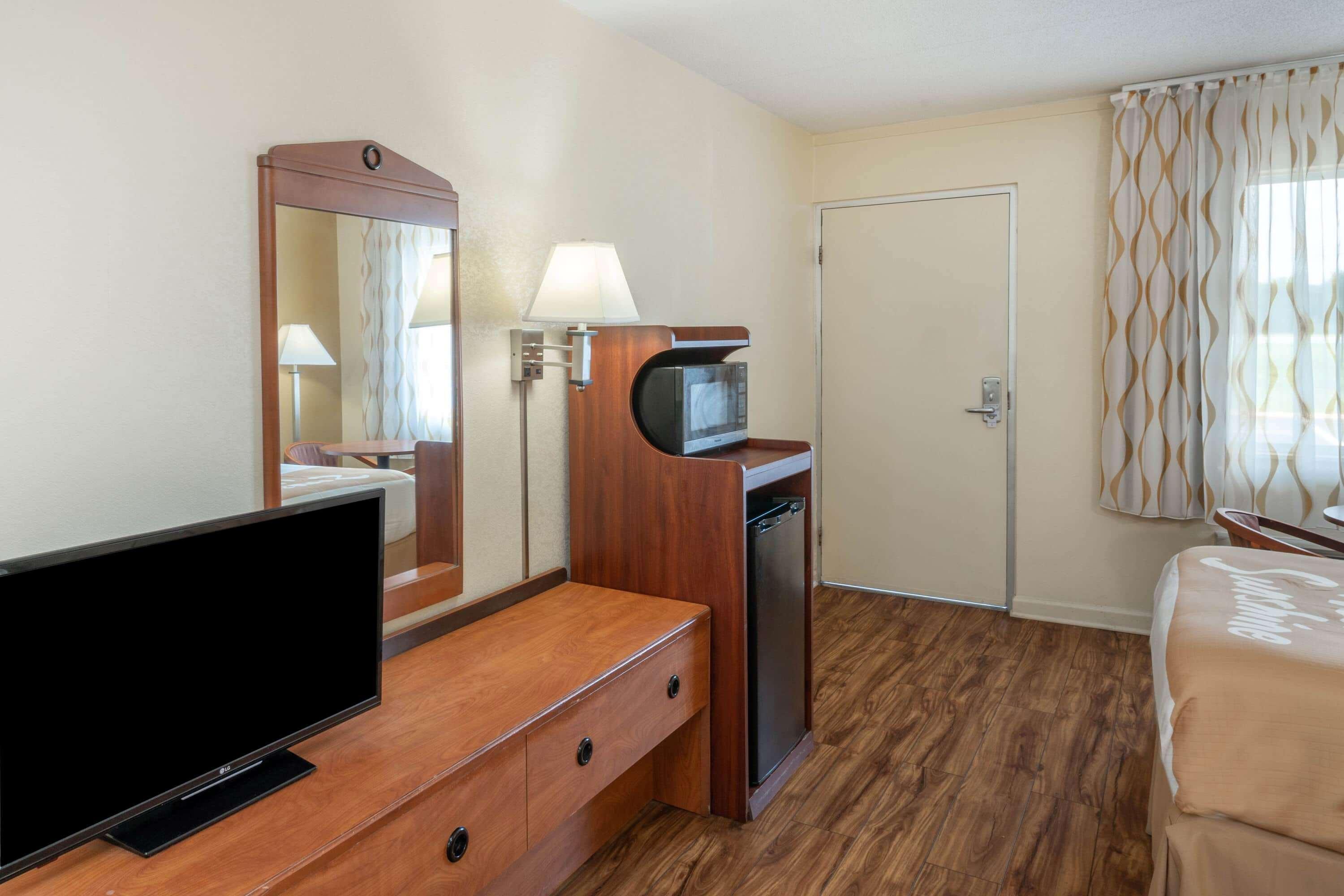 Hotel Days By Wyndham Tn Clarksville