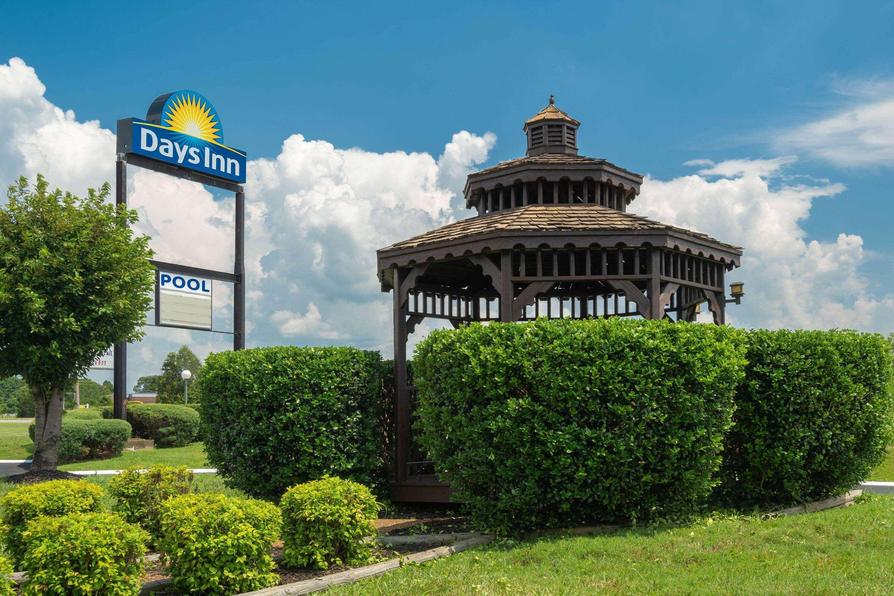 Days By Wyndham Tn Hotel